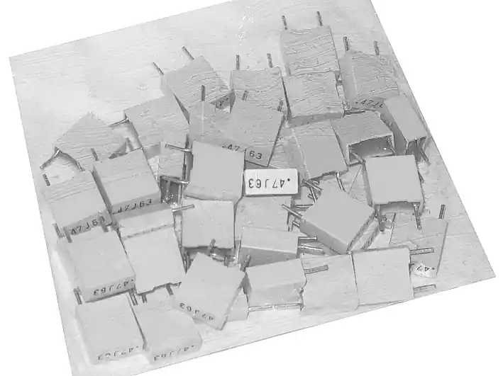 Ausverkauf 0,47uF 470nf 63V MKT Kondensator 11x11x5mm - 40-Stück Pack