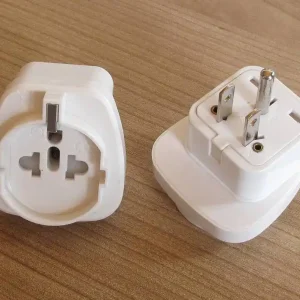Echt Reiseadapter USA Kanada 3pol Stecker auf Univ Steckdose