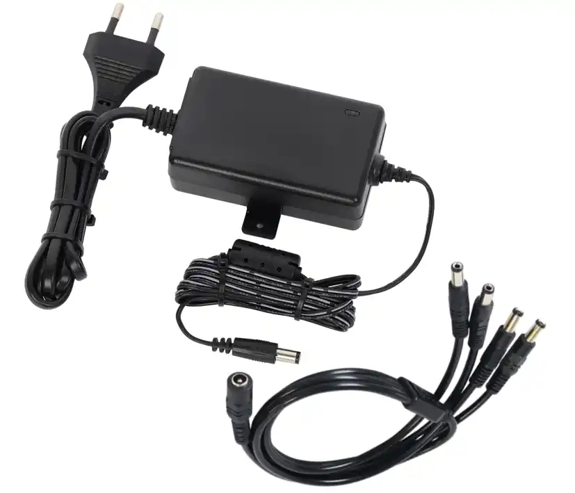 Top-Preis 12V Netzteil 12V 2A mit 4 Hohlstecker 4fach Kameranetzteil Y-Adapter