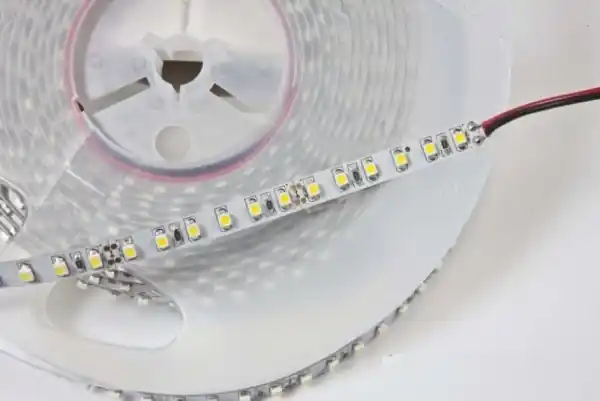 5m LED Stripe flexibel IP20 Neutralweiss 24V Stripe 48W 3600lm mit 600LEDs Kostenfreie Lieferung